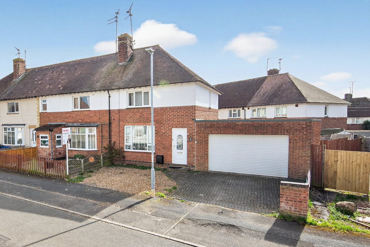 2 bedroom Semi-detached house For Sale
