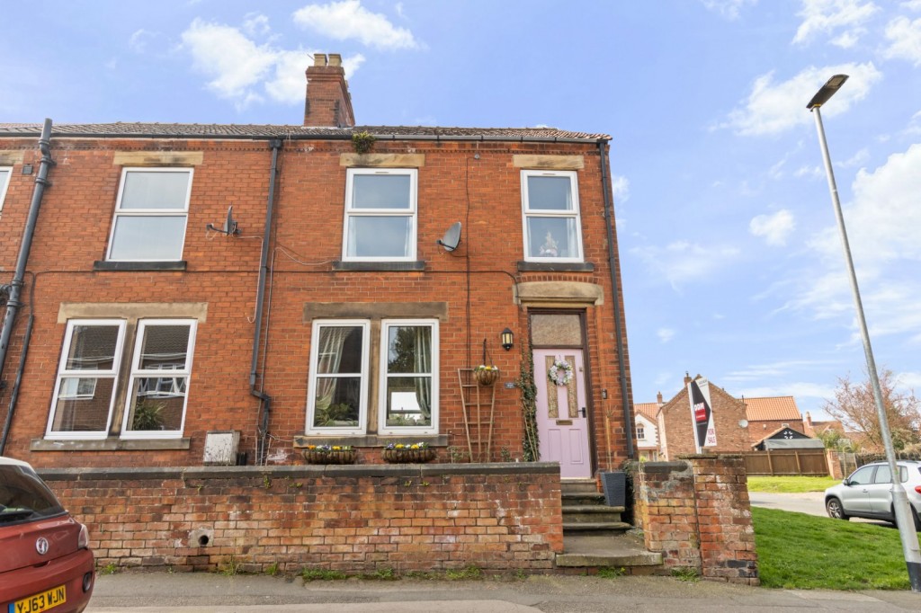 3 bedroom End of terrace house Under Offer