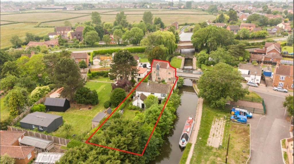 4 bedroom Cottage For Sale