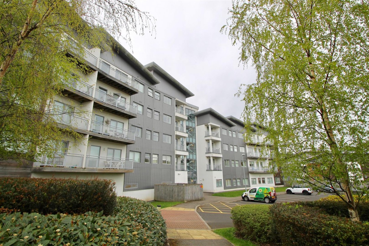 2 bedroom Apartment For Sale