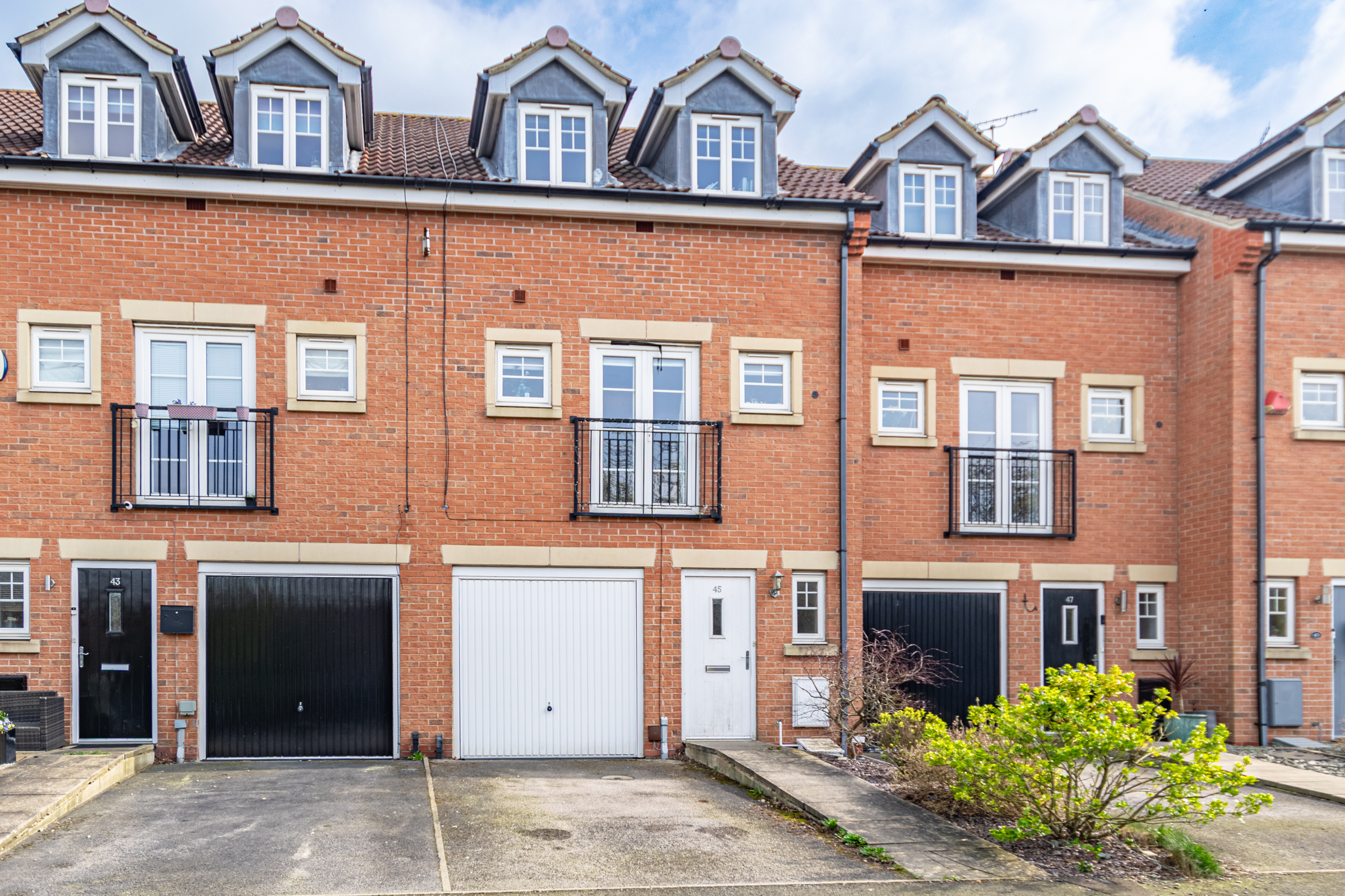 4 bedroom  For Sale