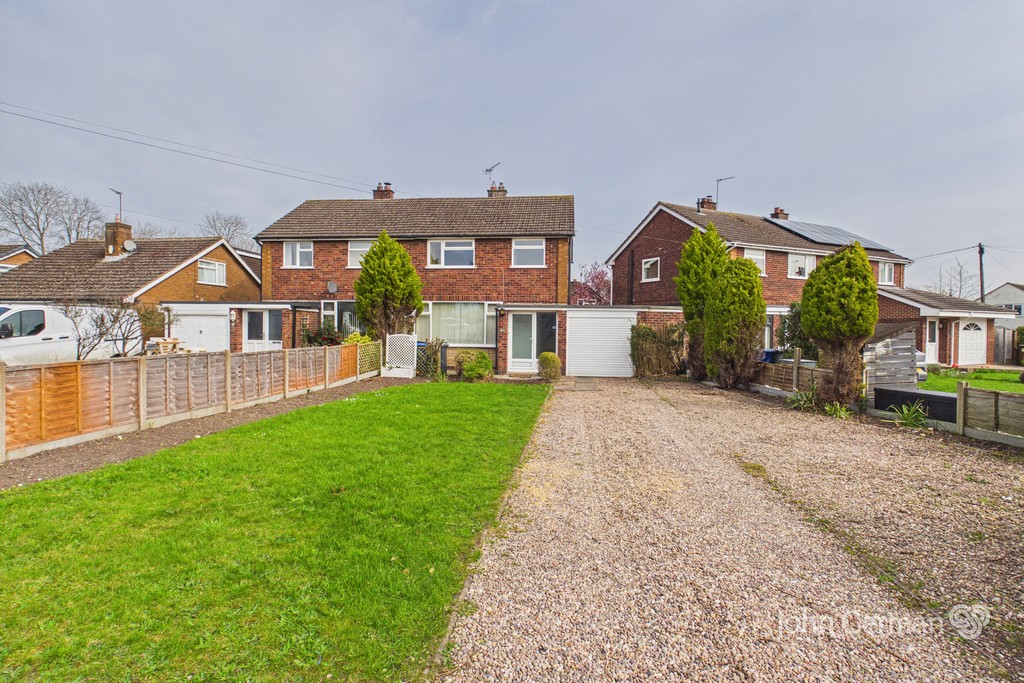3 bedroom Semi-detached house For Sale