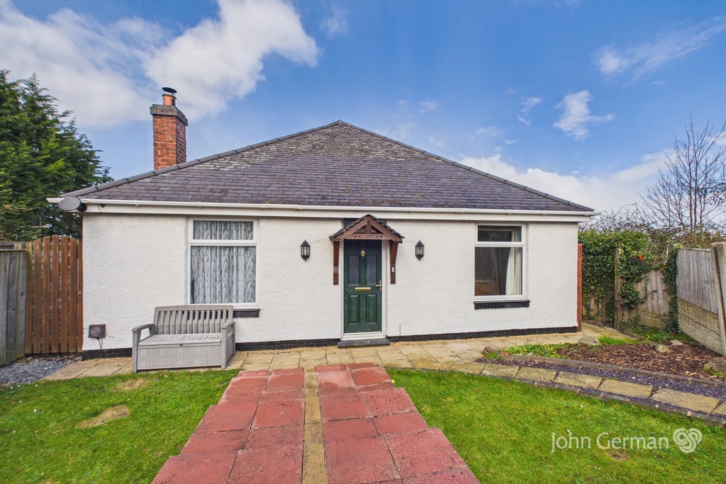 3 bedroom Detached bungalow For Sale