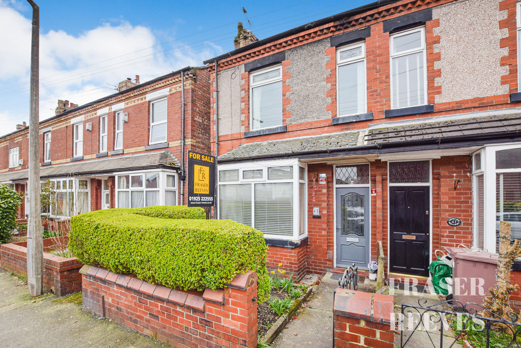 3 bedroom End of terrace house Under Offer