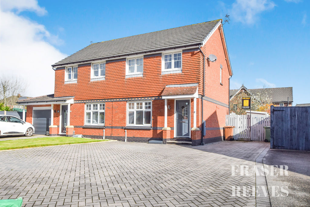 3 bedroom Semi-detached house For Sale