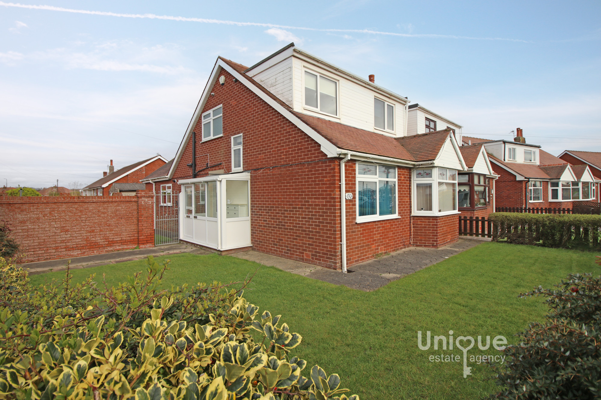 4 bedroom Detached bungalow For Sale