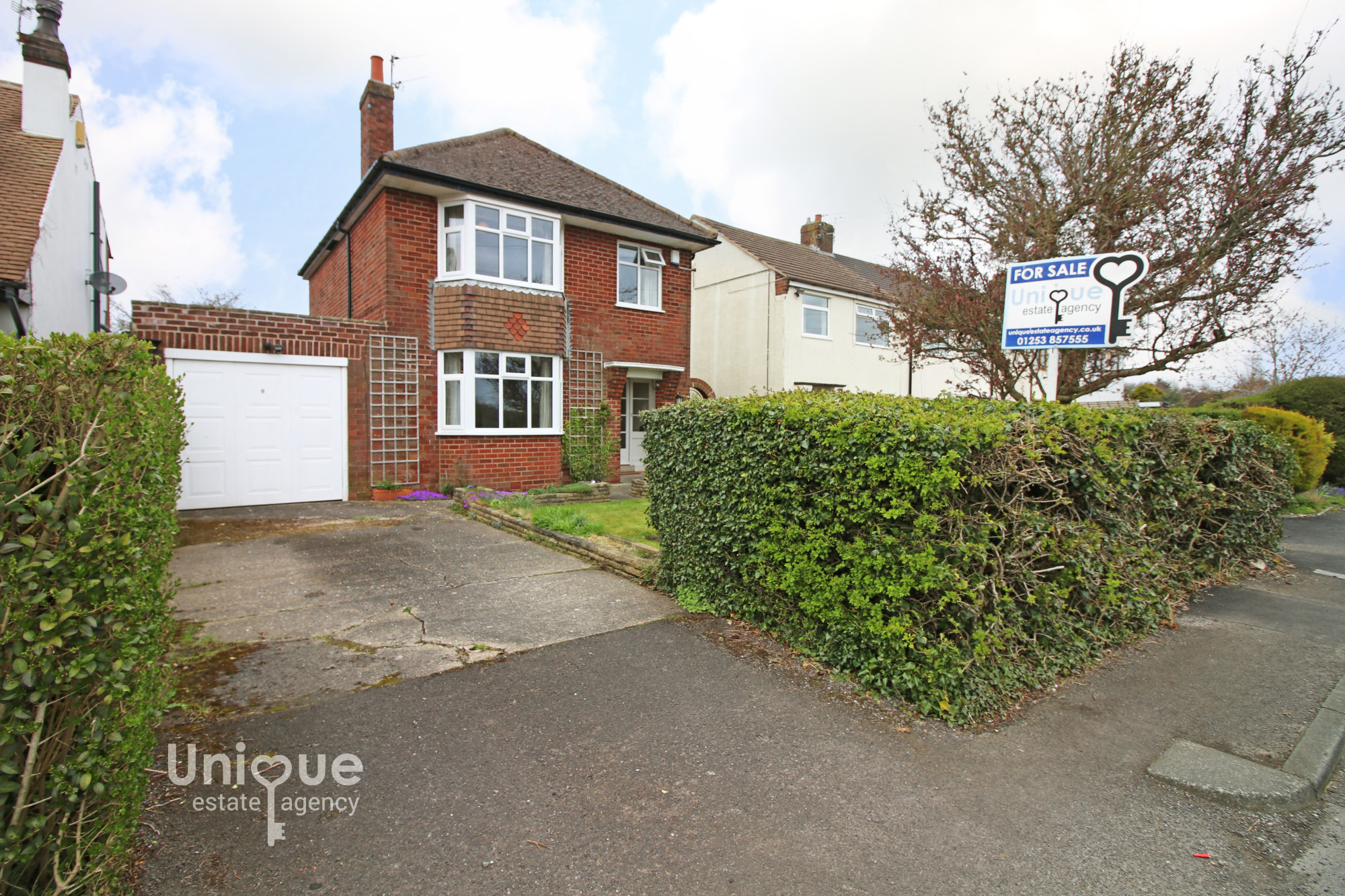 3 bedroom Detached house For Sale