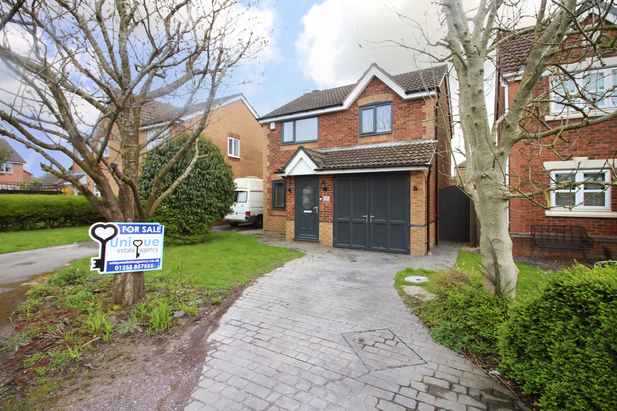 3 bedroom Link detached house For Sale