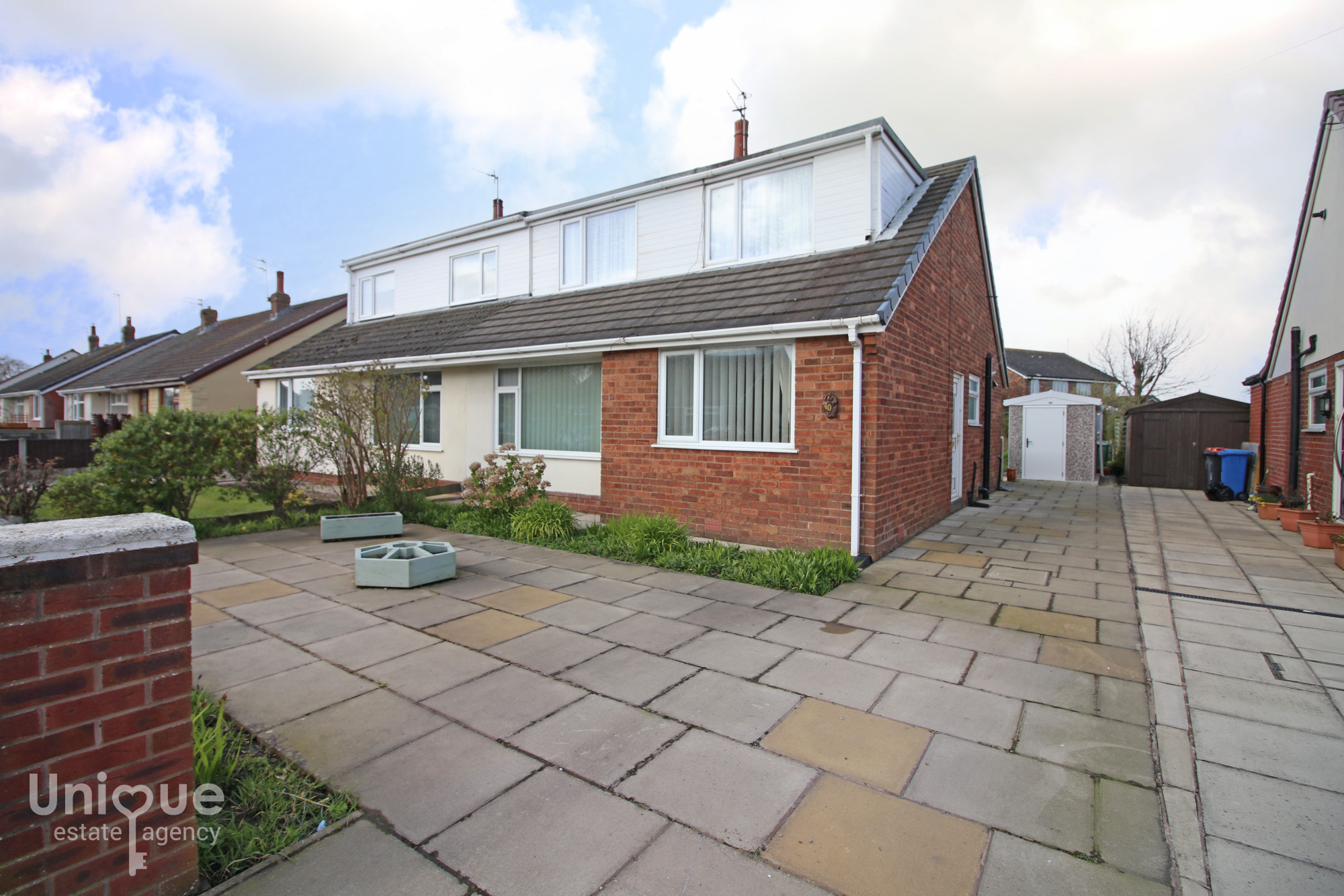 4 bedroom Detached bungalow For Sale