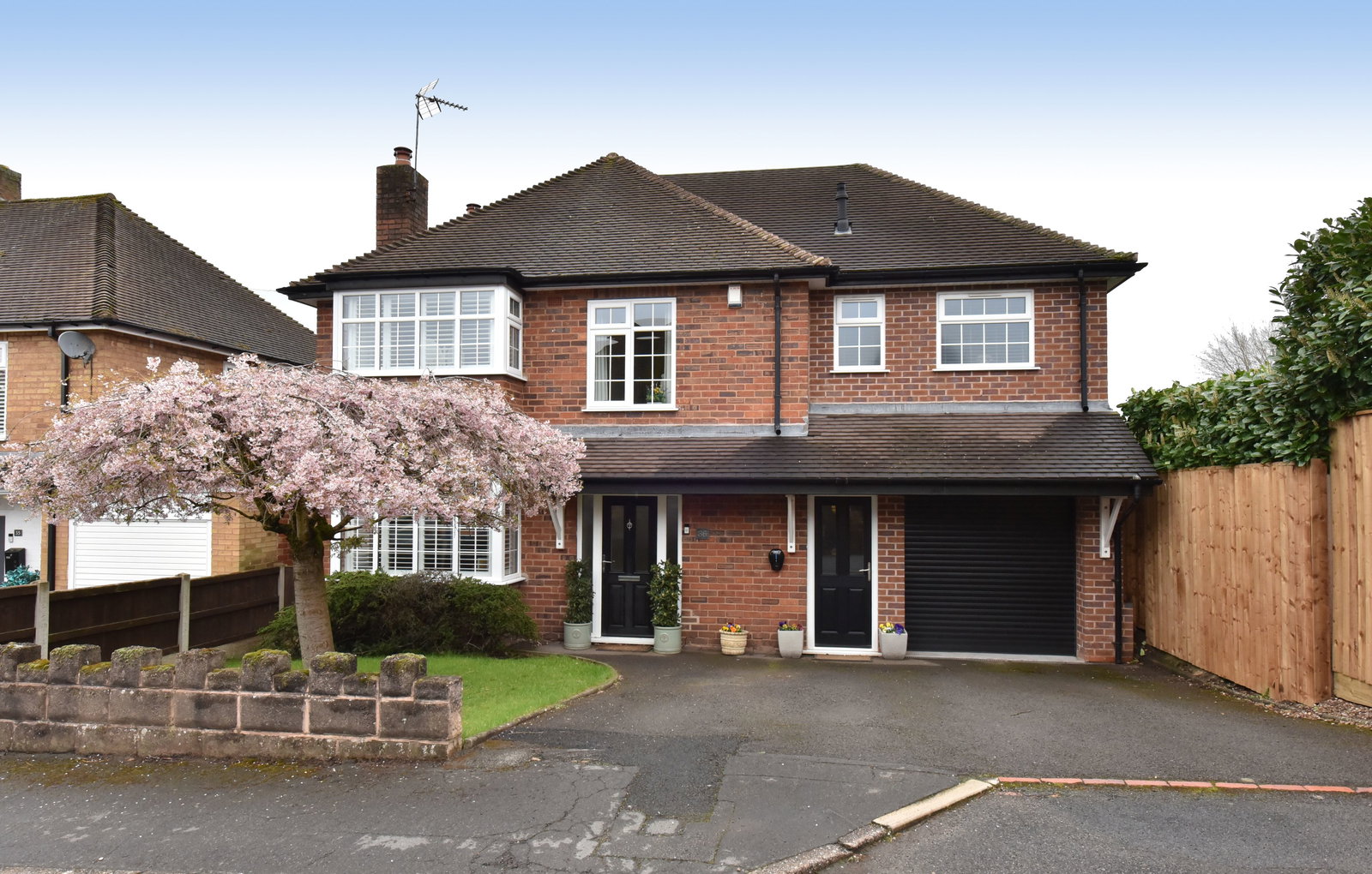 4 bedroom Detached house Under Offer
