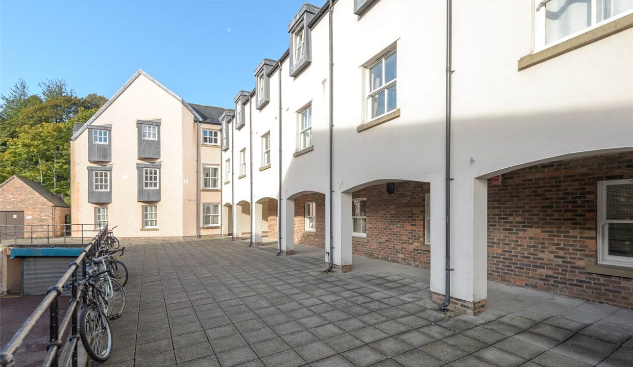 2 bedroom Apartment To Let