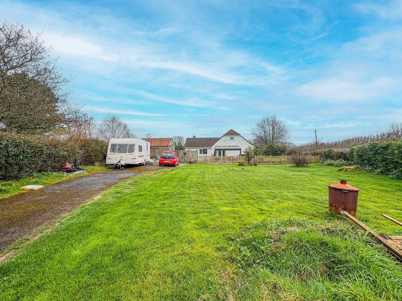 2 bedroom Detached house Under Offer
