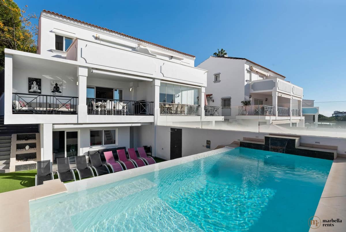 6 bedroom Villa For Sale