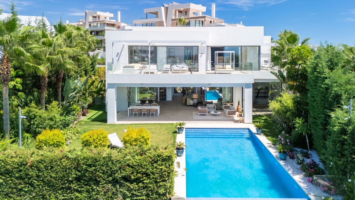 5 bedroom Villa For Sale