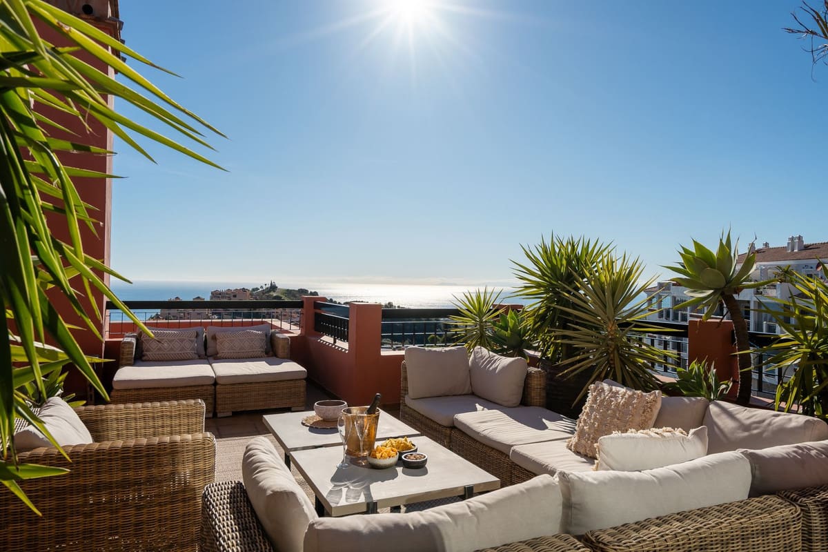 4 bedroom Apartment For Sale