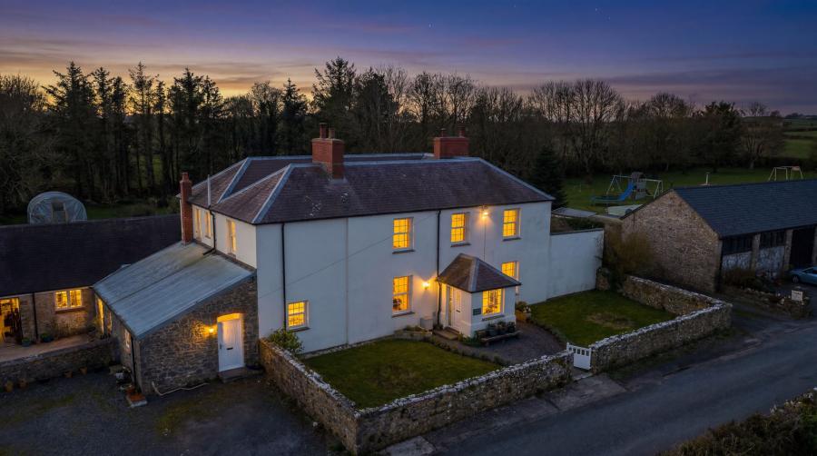 7 bedroom Detached house For Sale