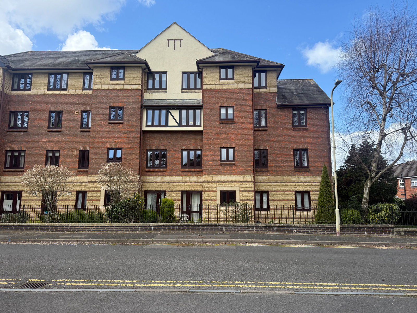 1 bedroom Flat For Sale
