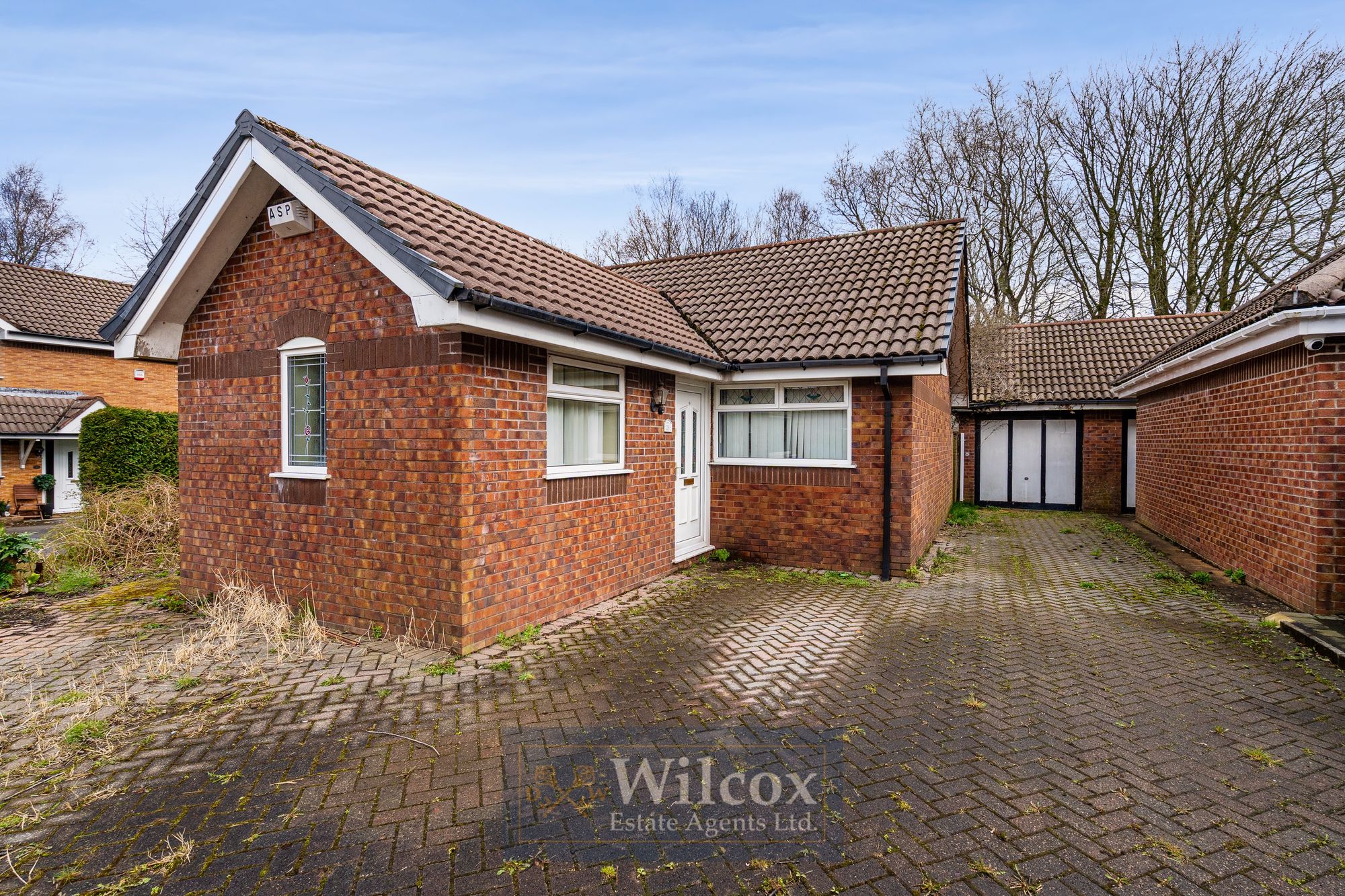 3 bedroom Detached bungalow Under Offer