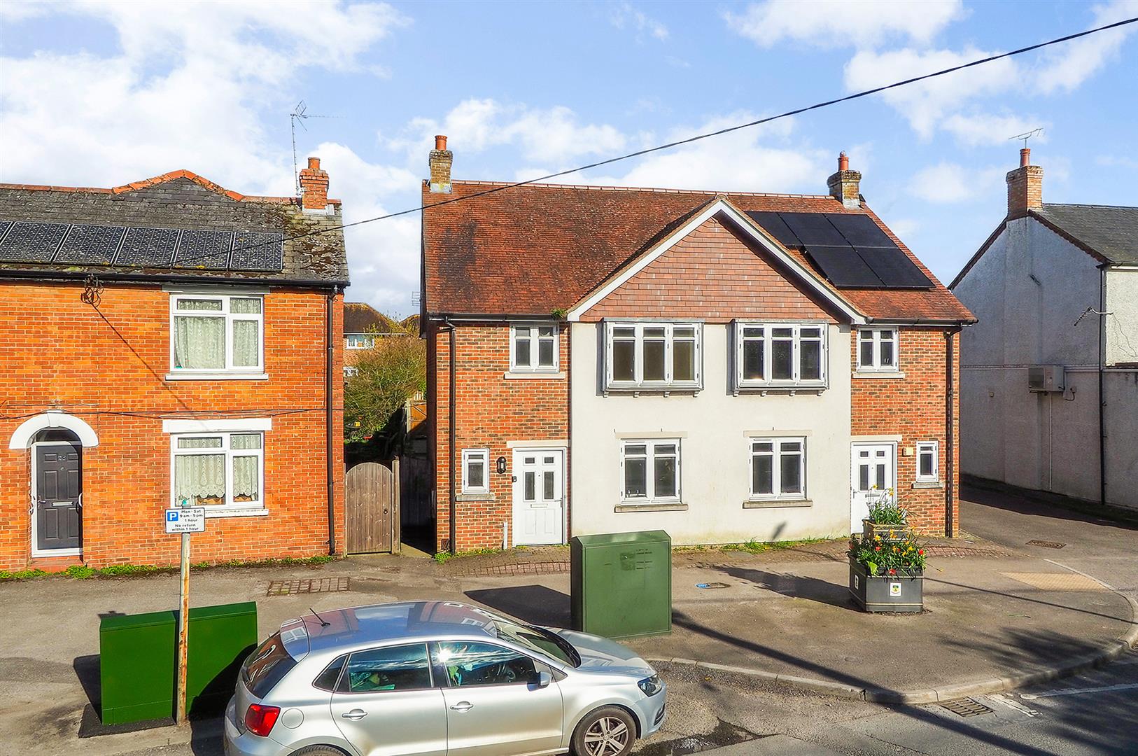2 bedroom Semi-detached house For Sale