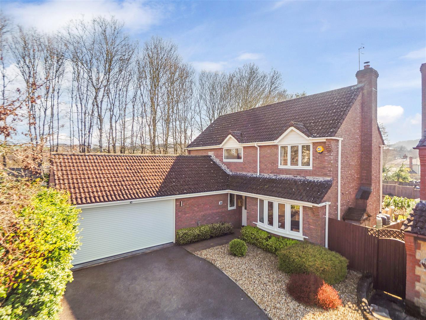4 bedroom Detached house Under Offer