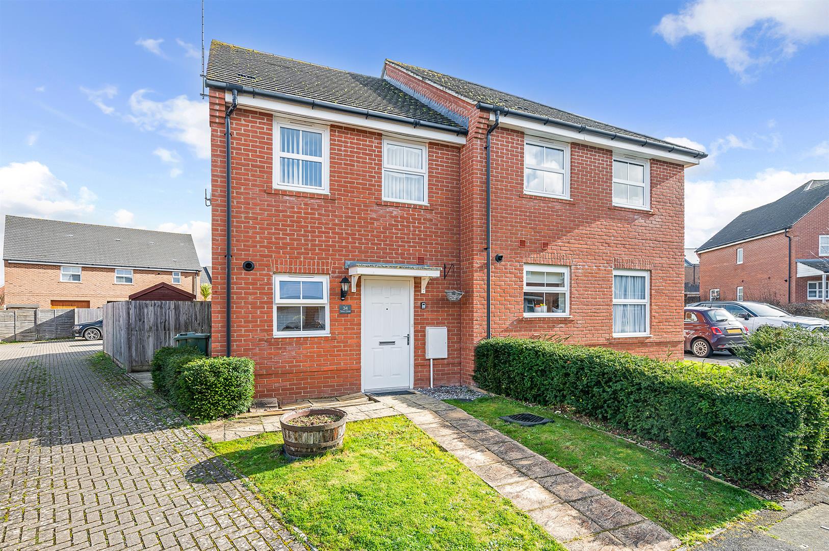 2 bedroom House (unspecified) For Sale