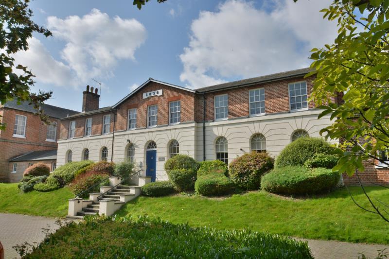 1 bedroom Flat To Let