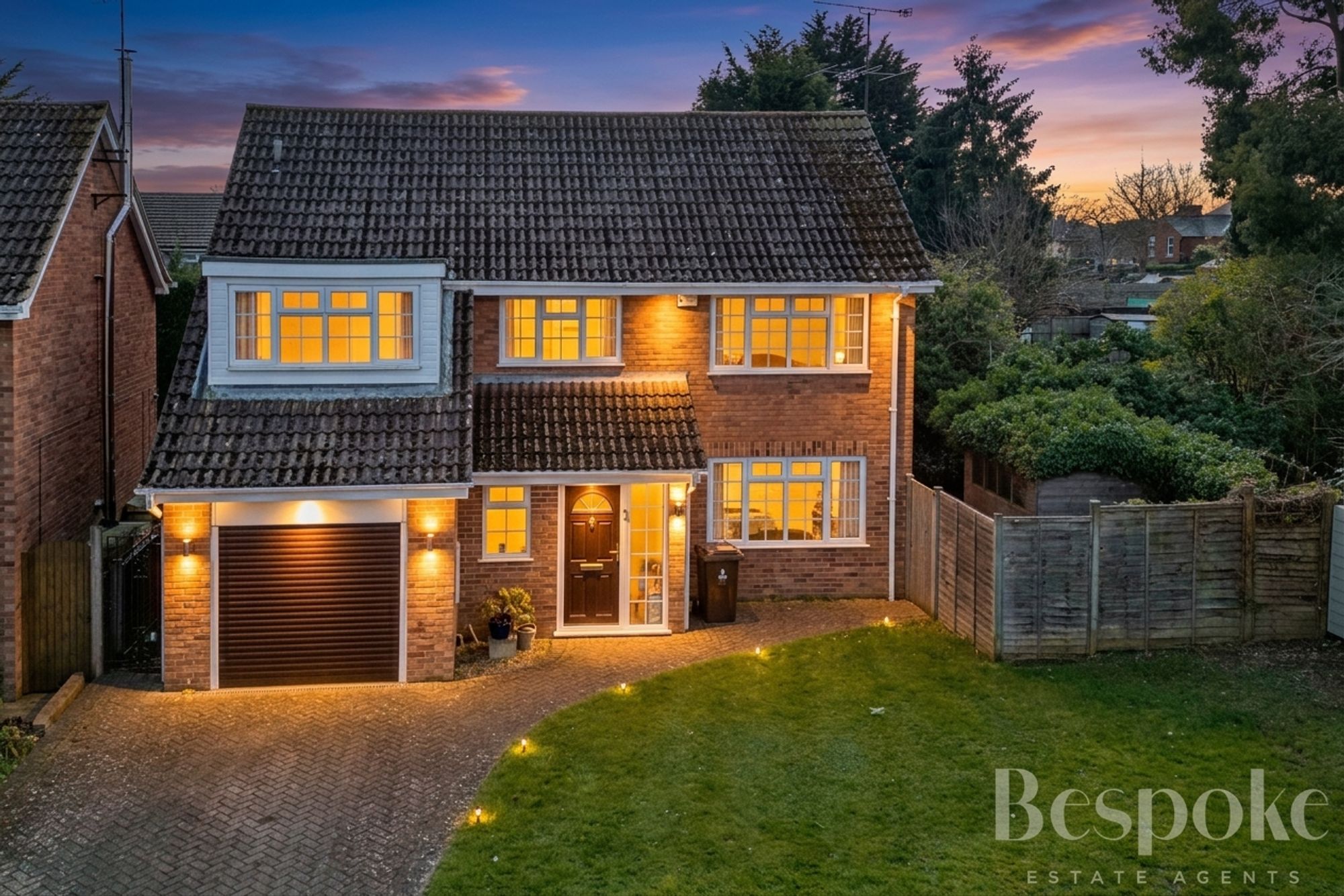 4 bedroom Detached house Under Offer
