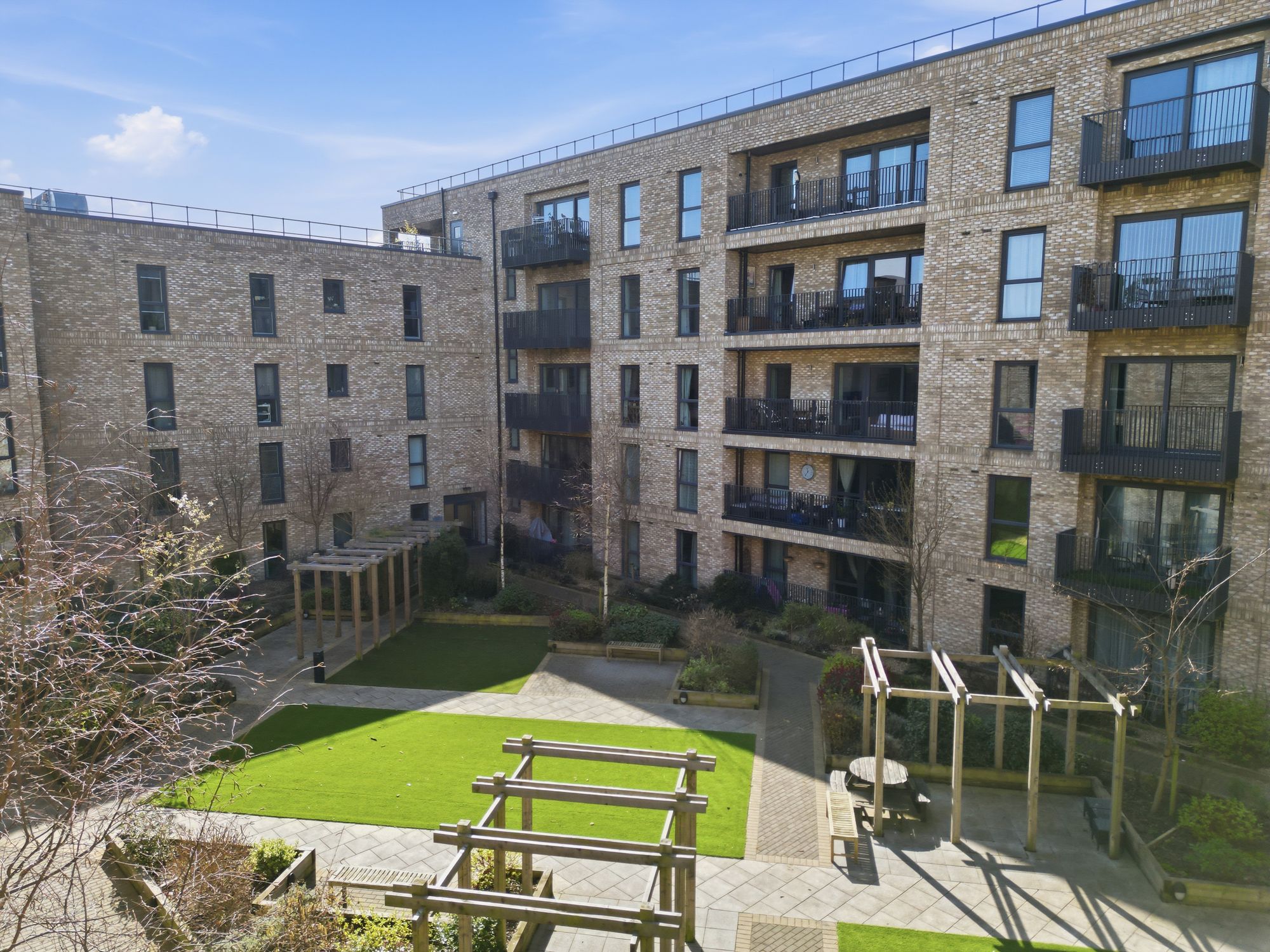 2 bedroom Flat share For Sale