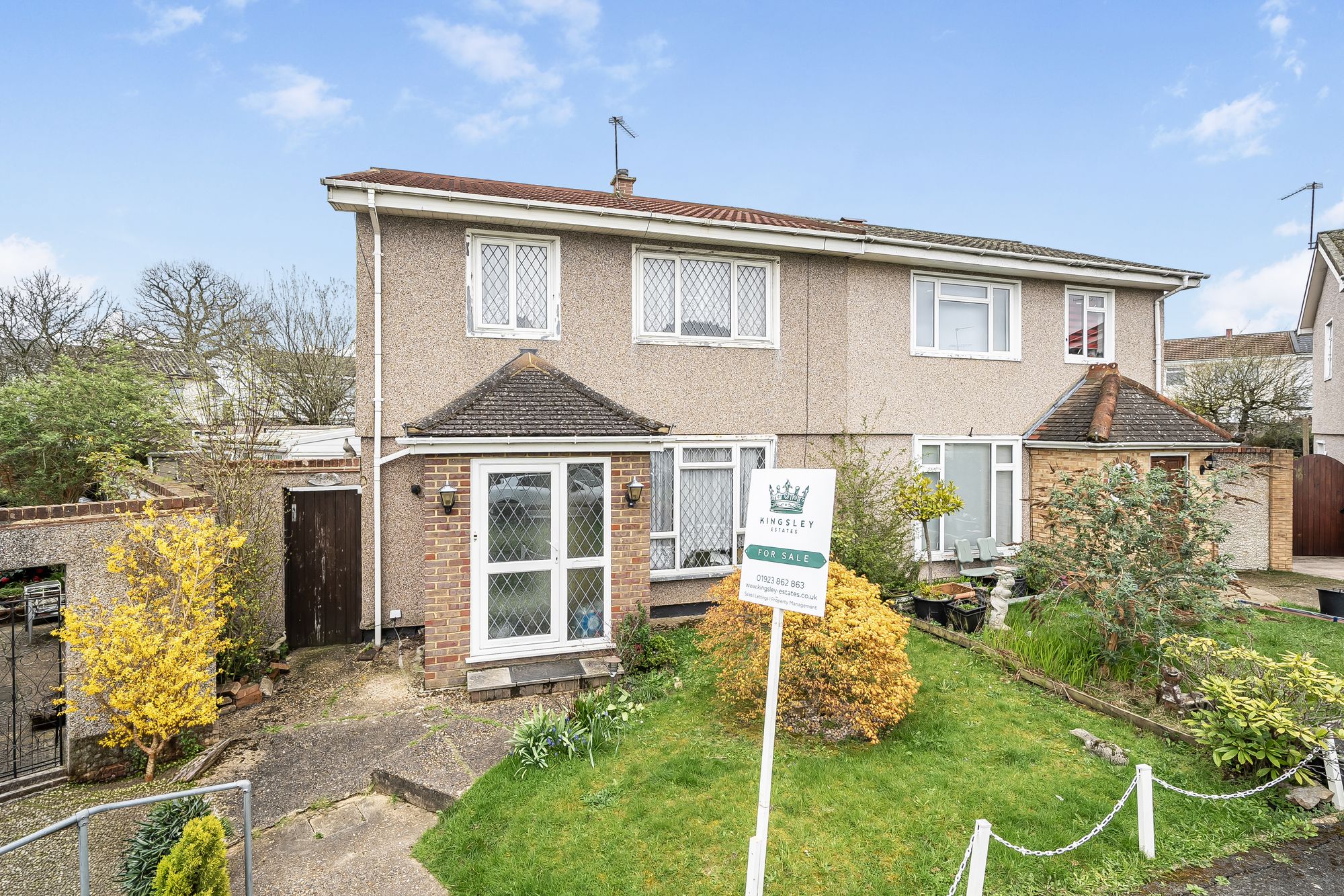 3 bedroom Semi-detached house For Sale