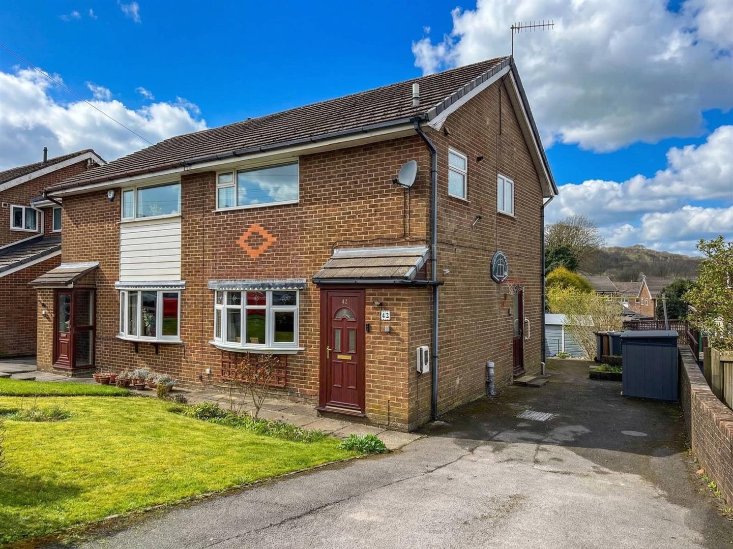 3 bedroom Semi-detached house For Sale