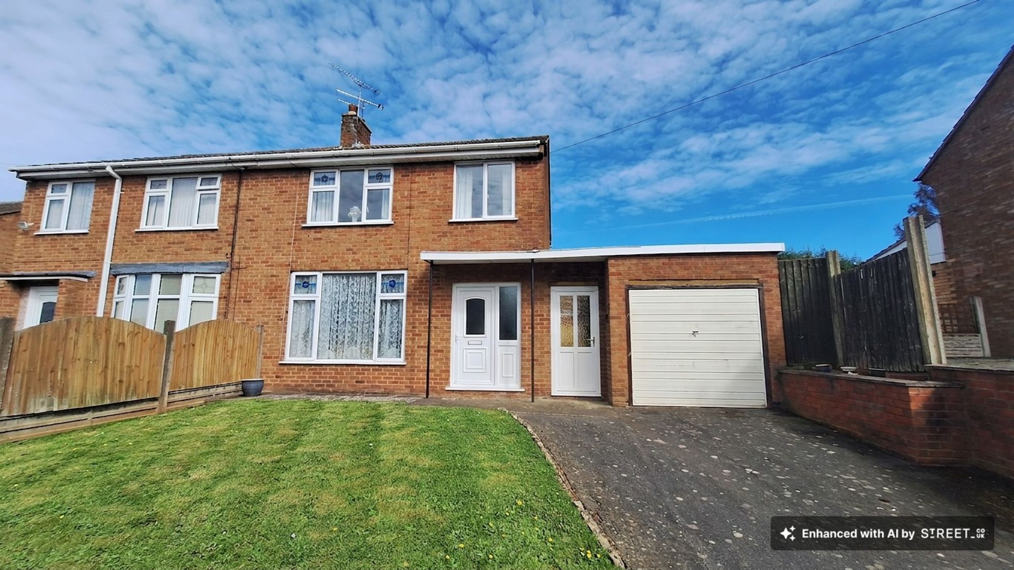 3 bedroom Semi-detached house For Sale