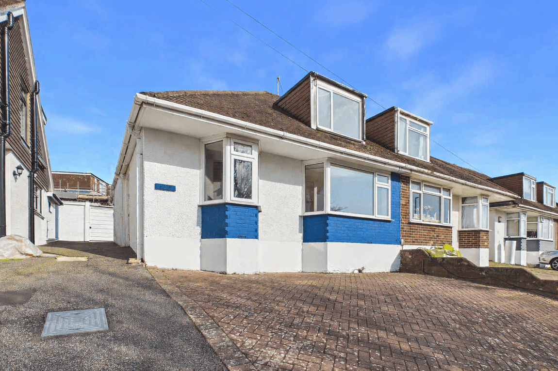 4 bedroom Semi-detached house For Sale