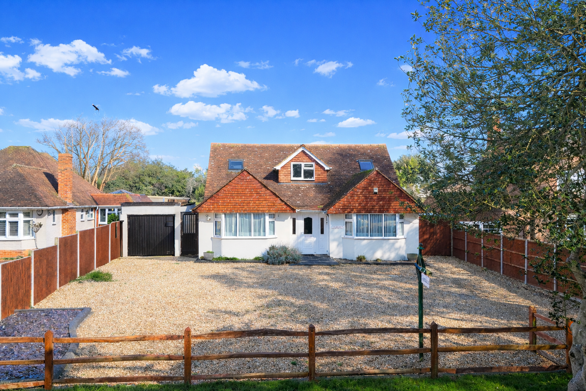 5 bedroom Property For Sale