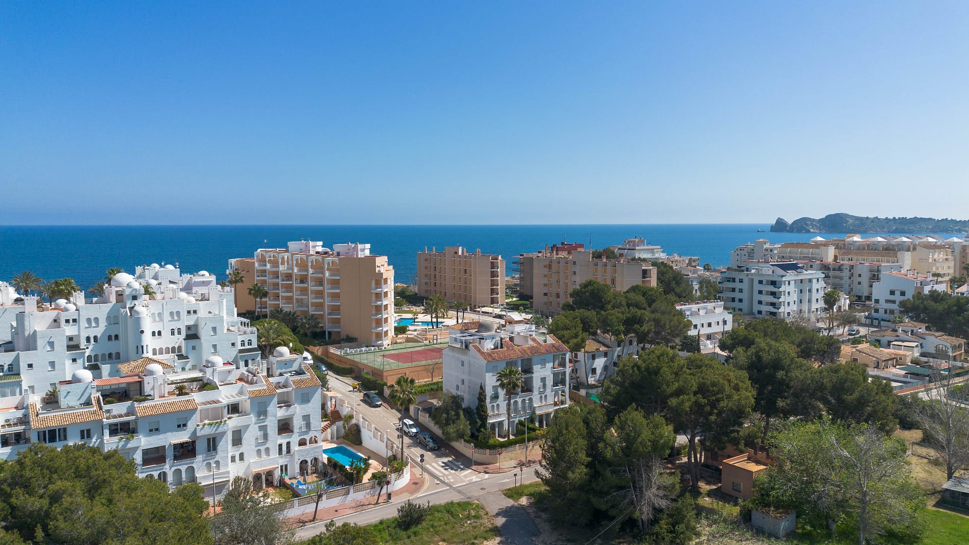 3 bedroom Apartment For Sale