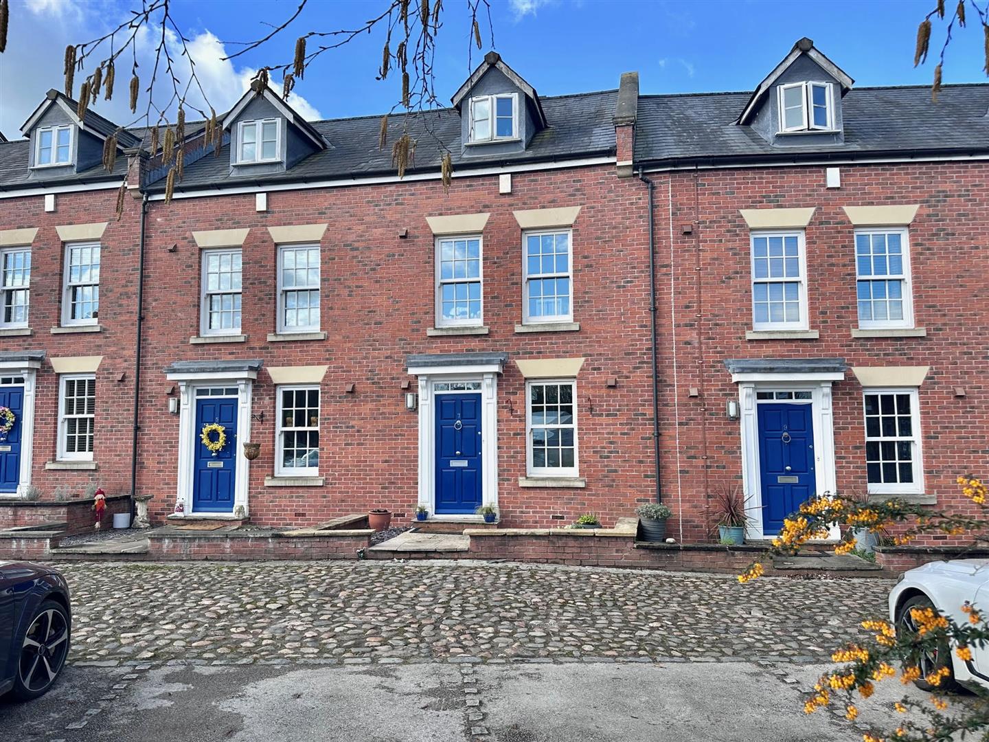 3 bedroom  For Sale