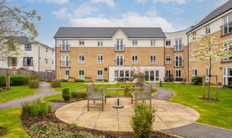 1 bedroom Flat For Sale