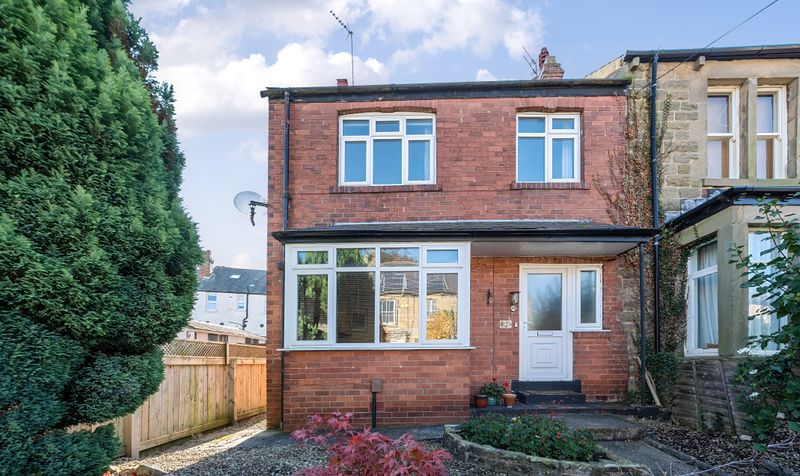 4 bedroom End of terrace house For Sale