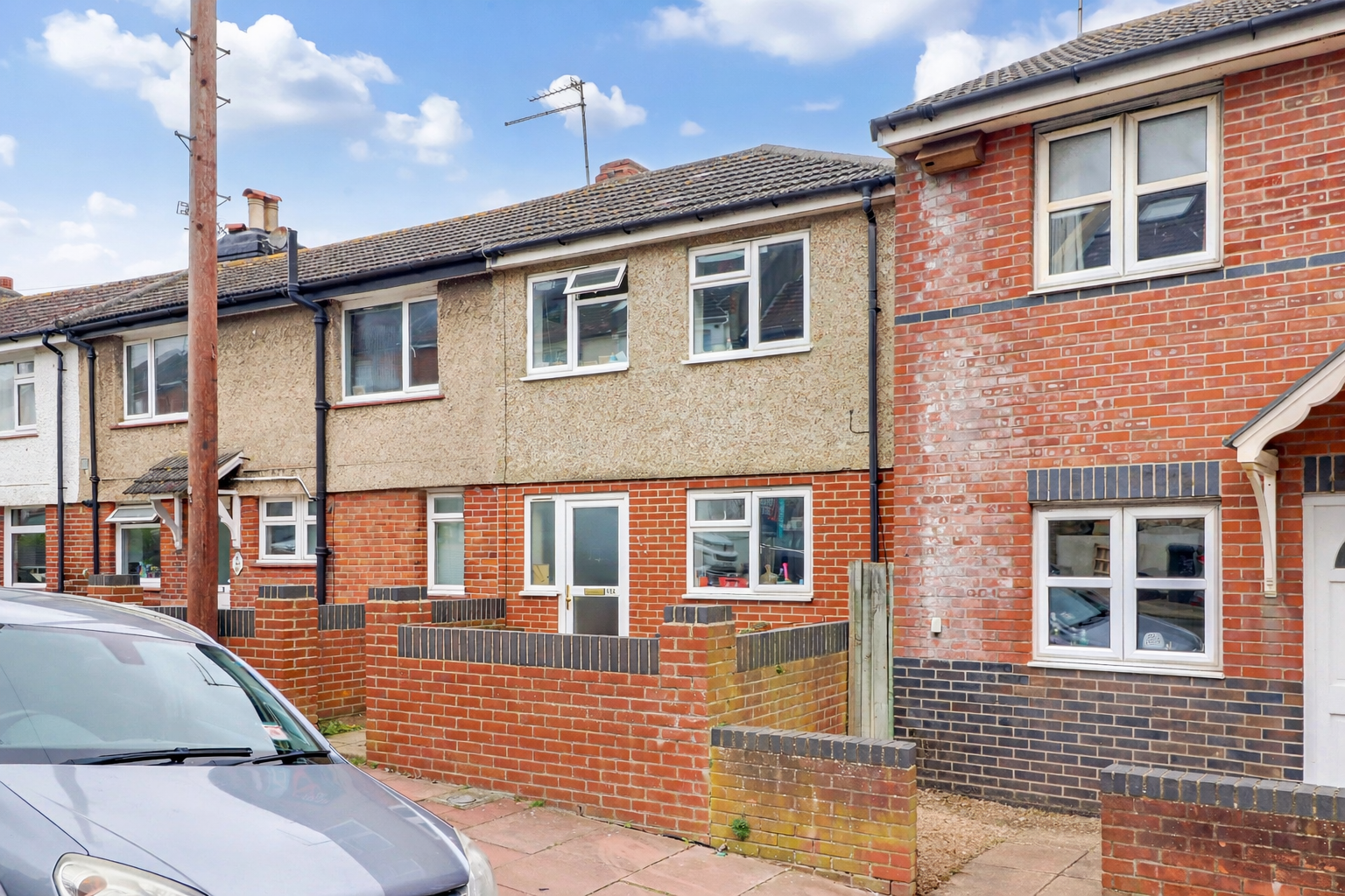 4 bedroom Terraced House To Let
