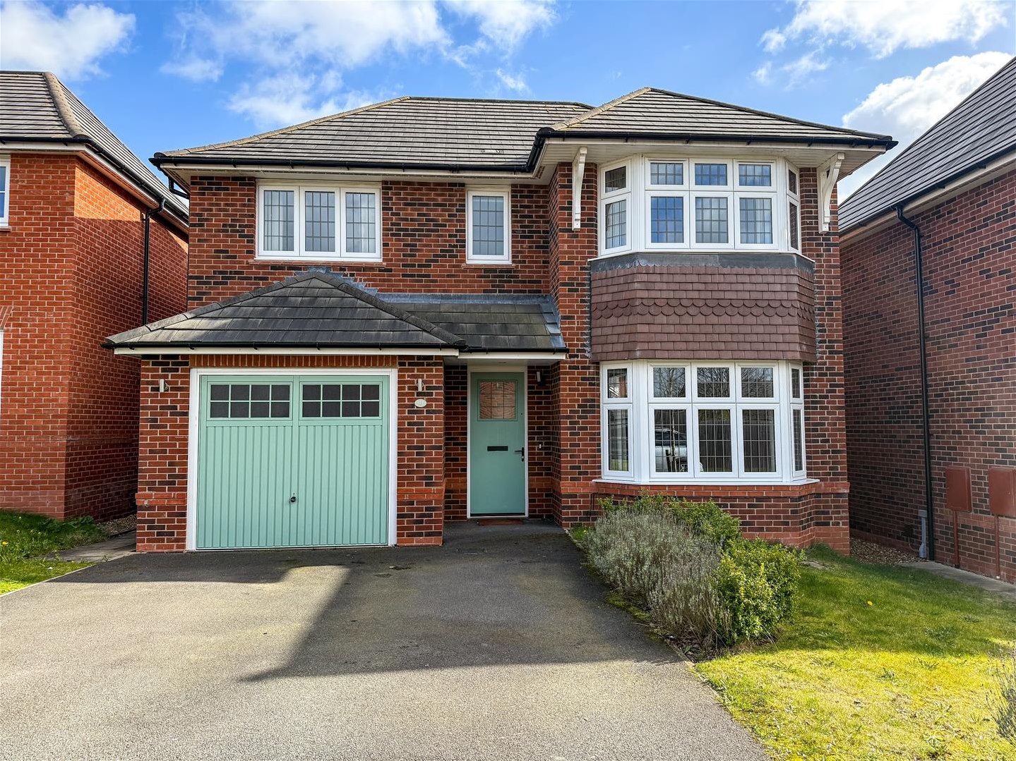 4 bedroom Link detached house For Sale