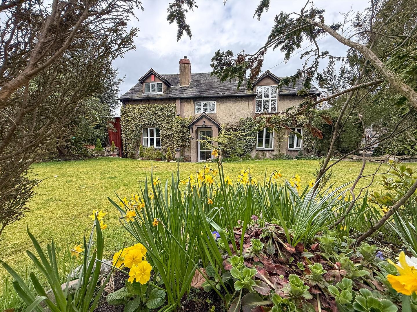 3 bedroom Cottage For Sale
