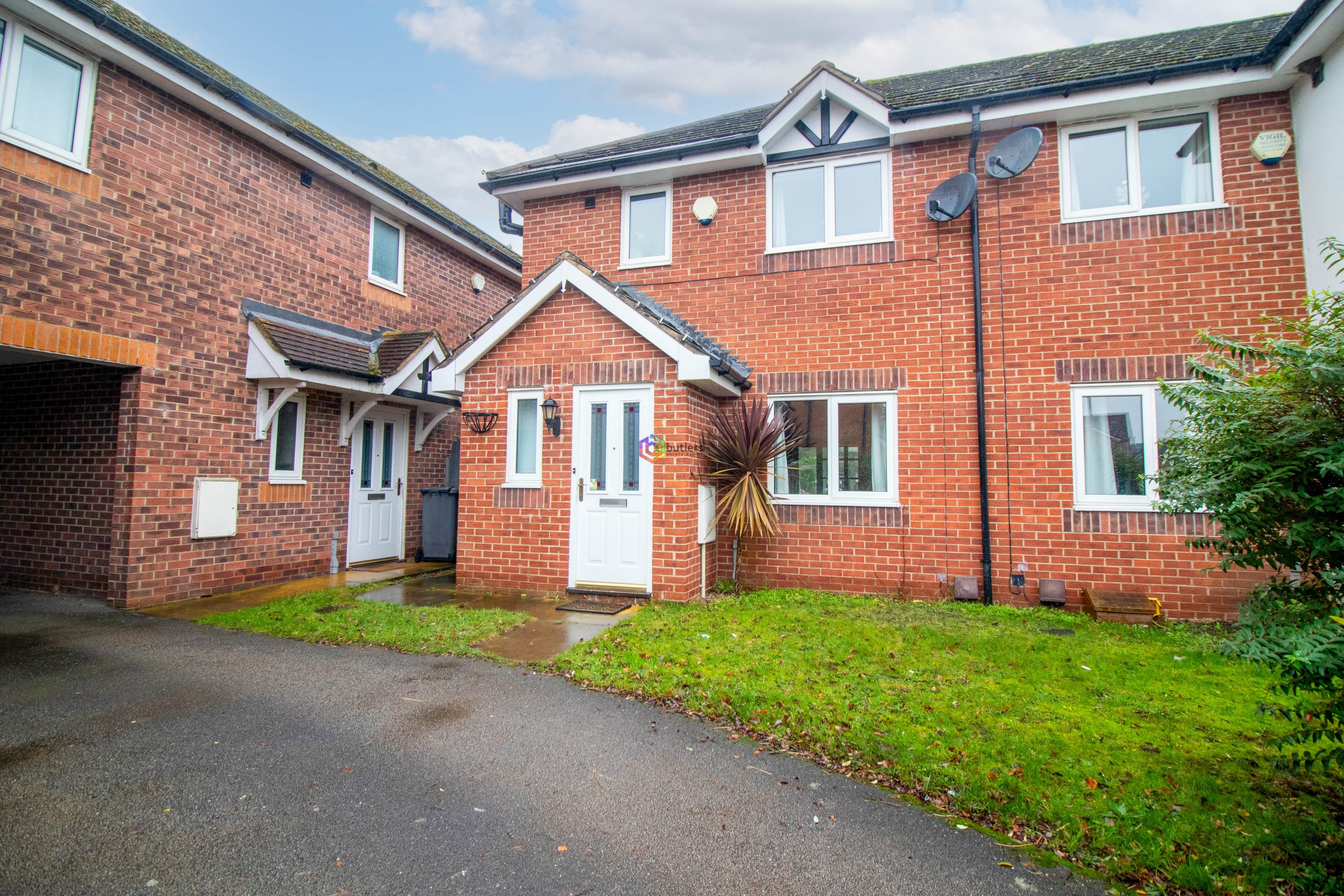3 bedroom Town house For Sale