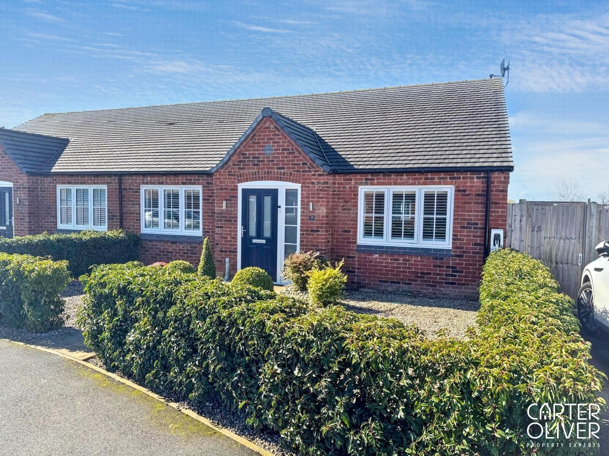 2 bedroom Detached bungalow Under Offer