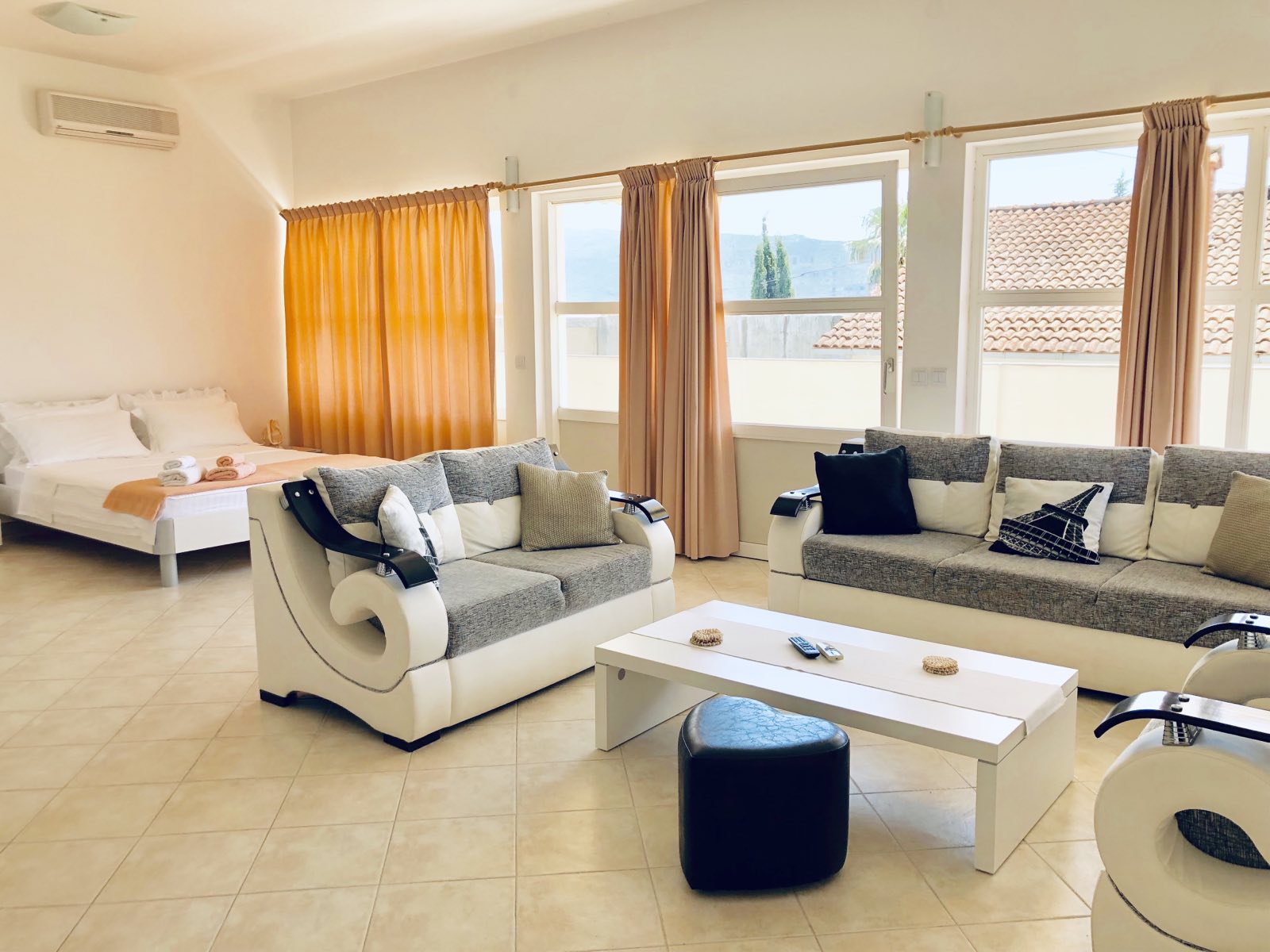 9 bedroom Apartment For Sale