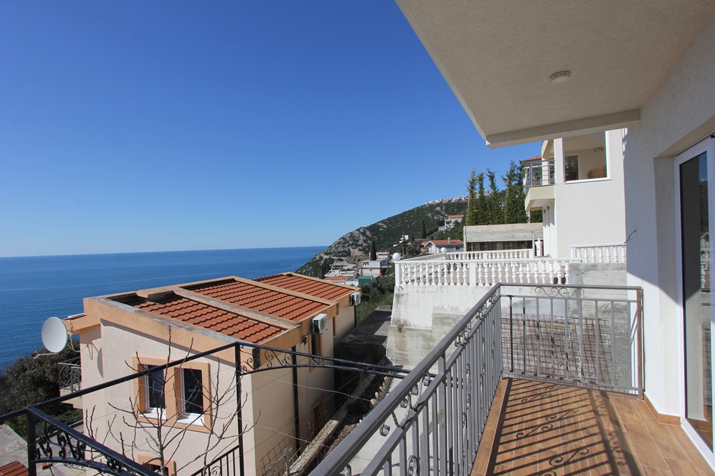 4 bedroom House (unspecified) For Sale
