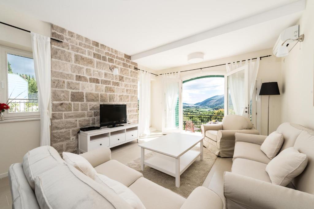 3 bedroom Town house For Sale
