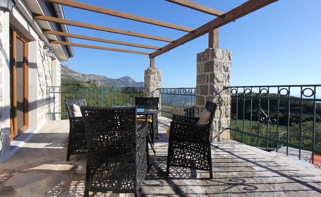 6 bedroom Villa For Sale