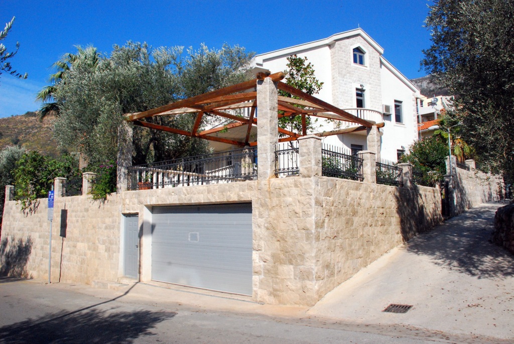 5 bedroom Villa For Sale