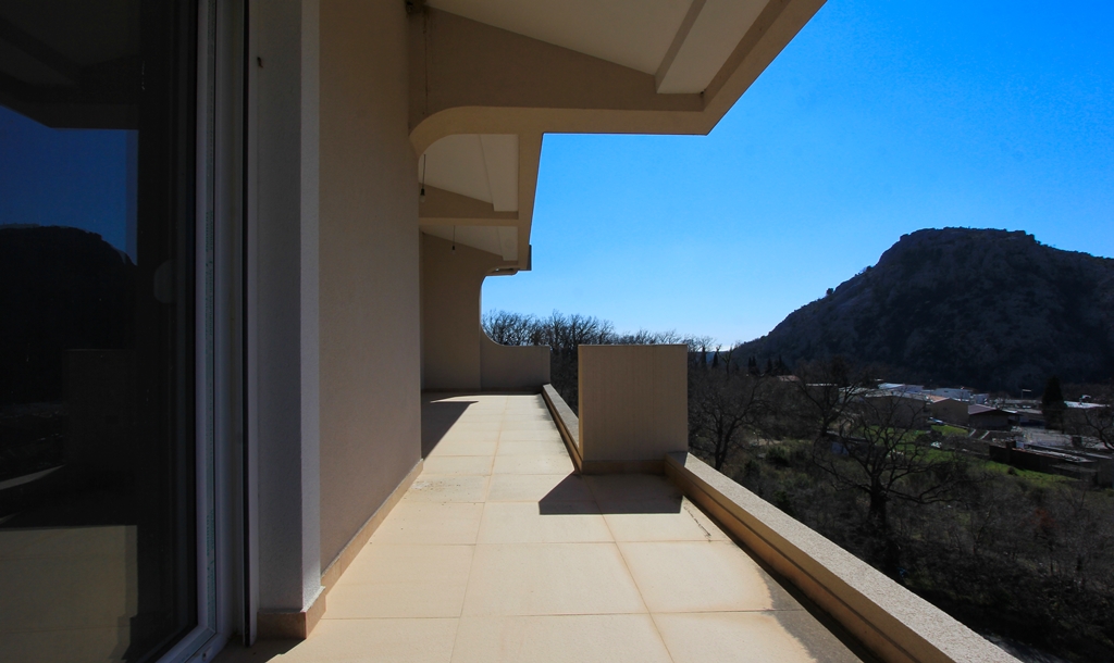 12 bedroom House (unspecified) For Sale