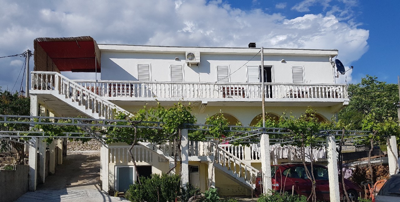6 bedroom House (unspecified) For Sale