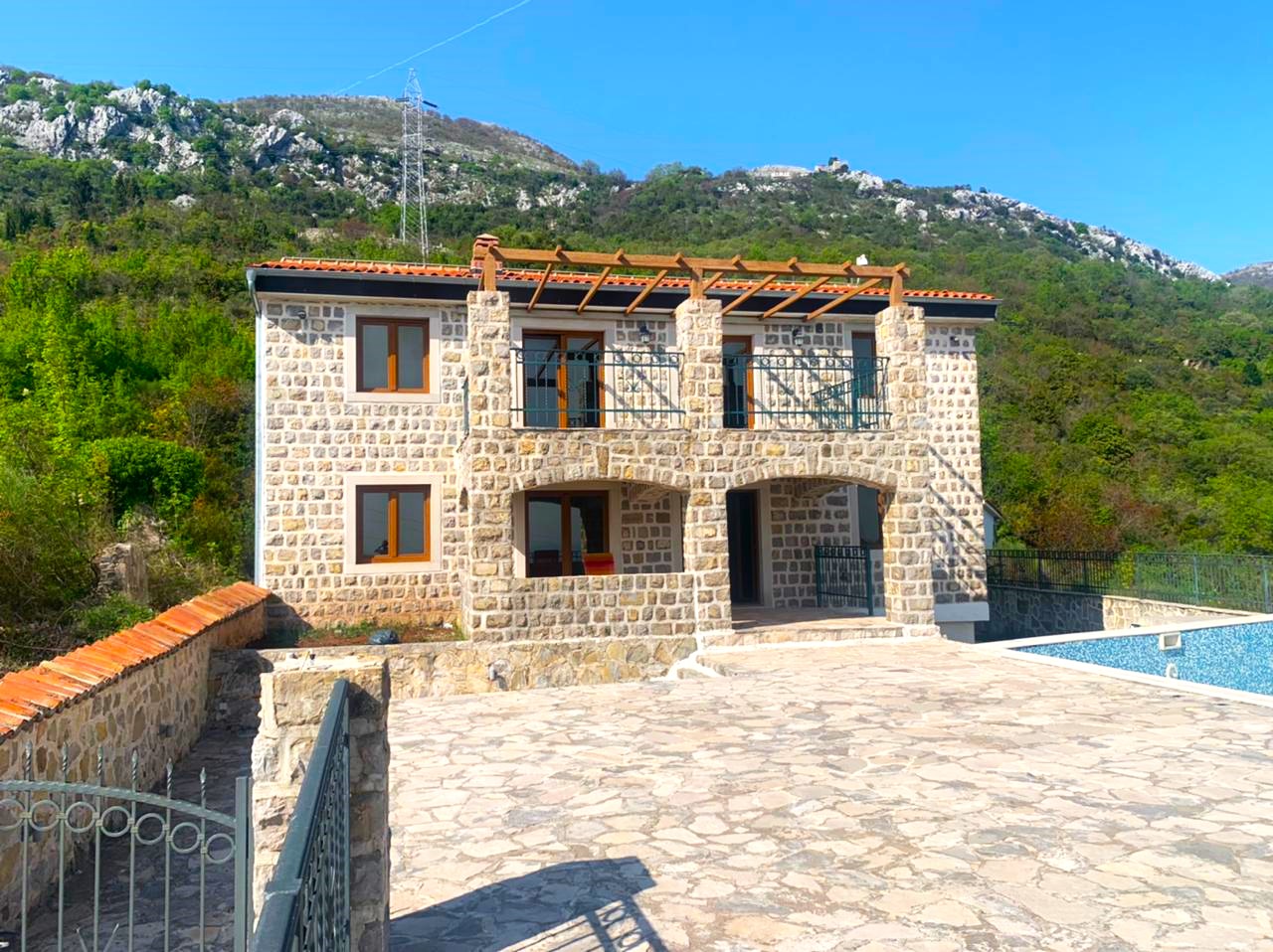 6 bedroom Villa For Sale